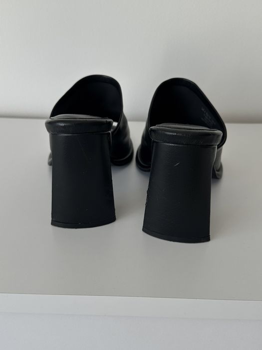 Шкіряні осінні мюлі чорні