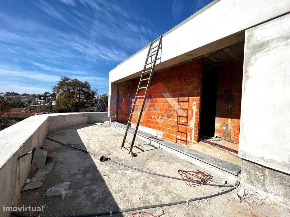 Casa 1 - fração A - Moradia, T2, composta por 3 pisos. Centro da ci...