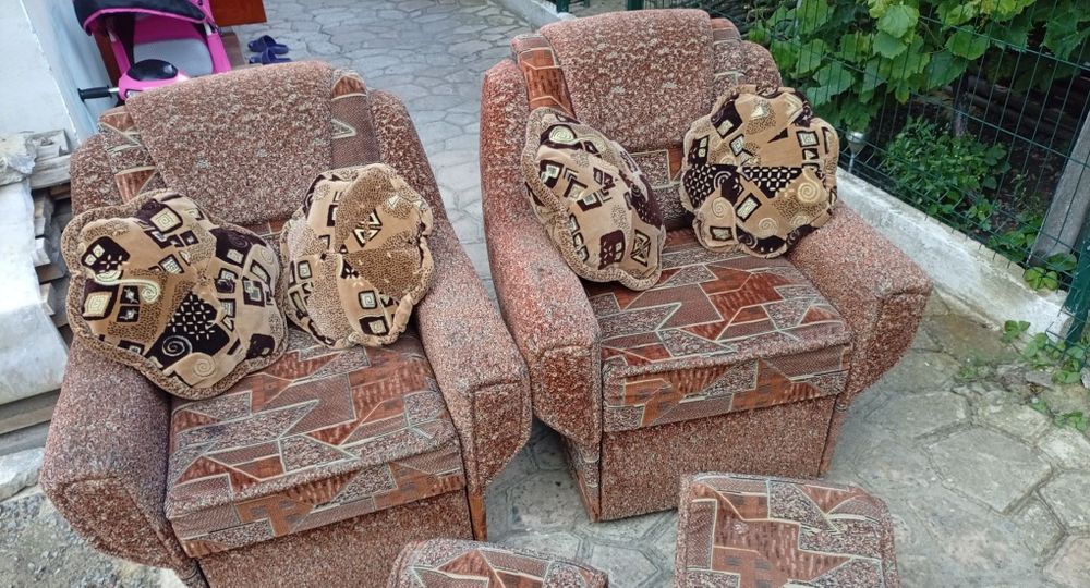 Два крісла НЕ розкладні