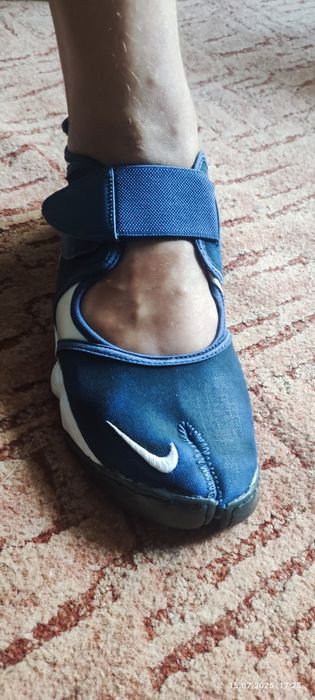 Продам сандали Nike air