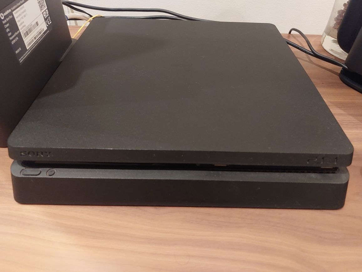 Ps4 slim 1TB com comando