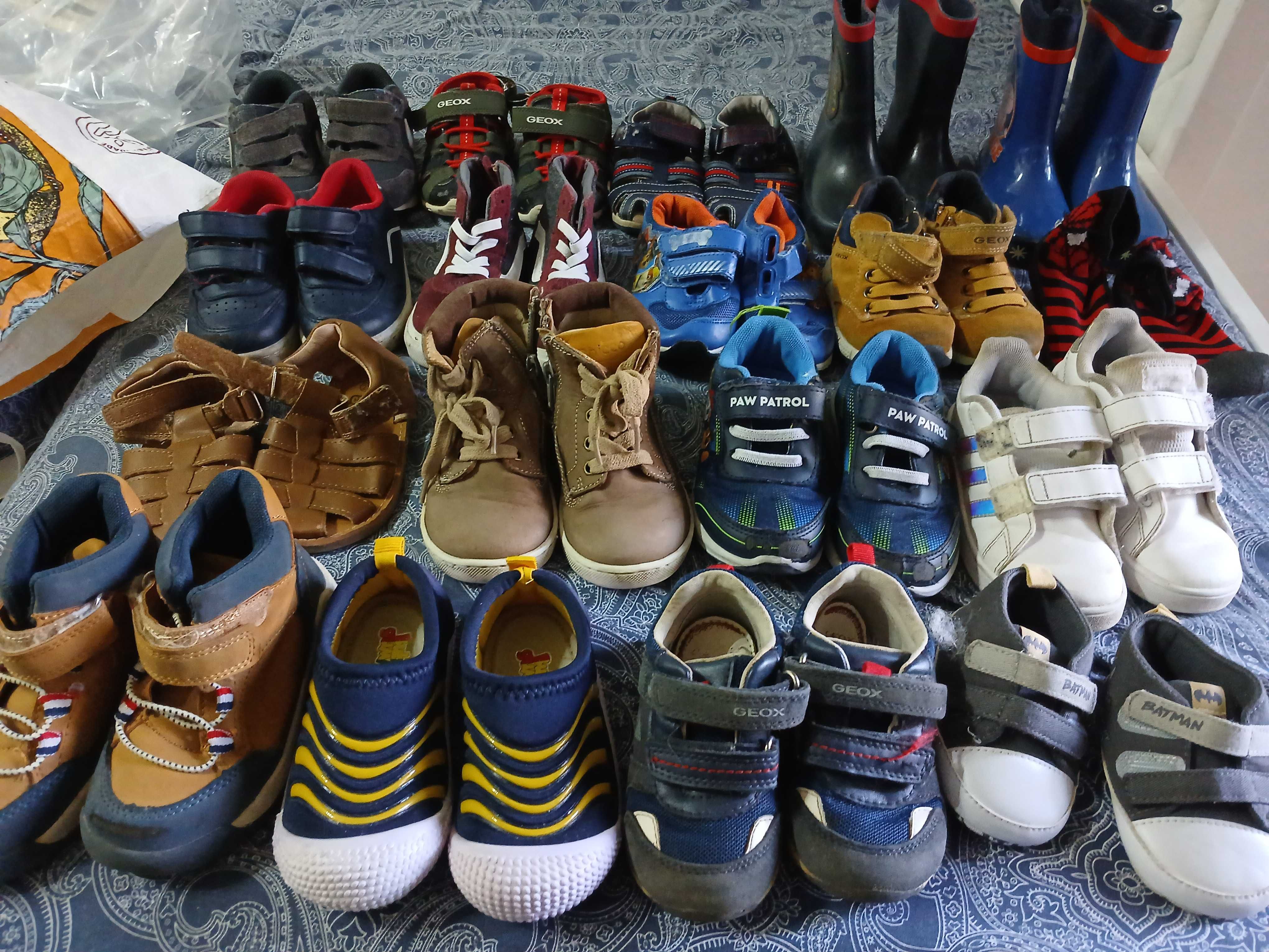 Lote 18 pares sapatos bebés 18 a 26. chicco, geox,adidas,patrulha pata