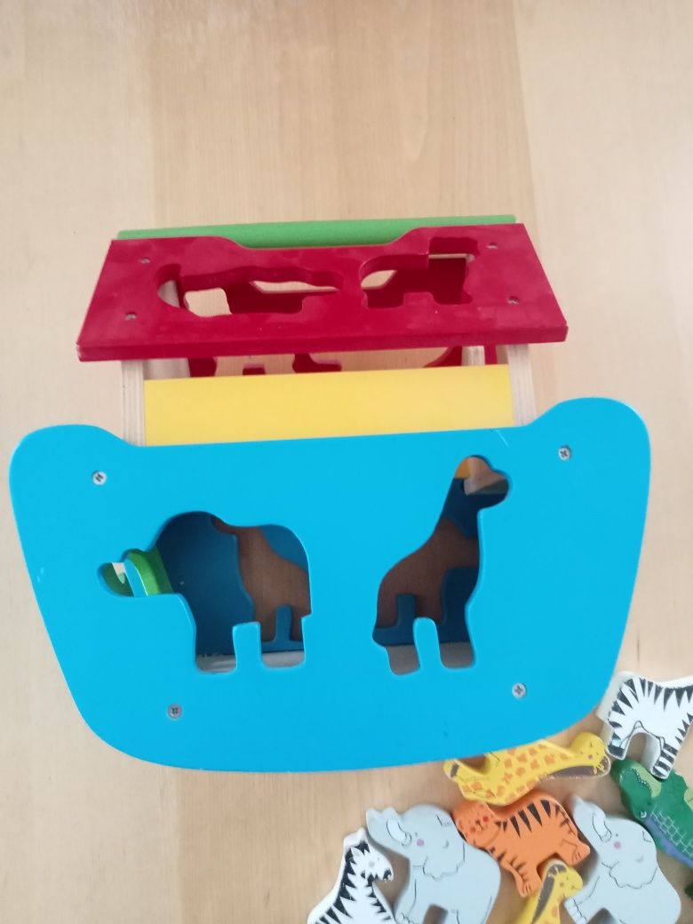 Zabawka drewniana arka Noego dopasowanie kształtu