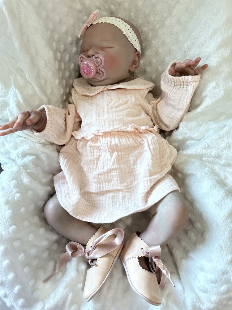 Bebé reborn kit Laura com surpresas