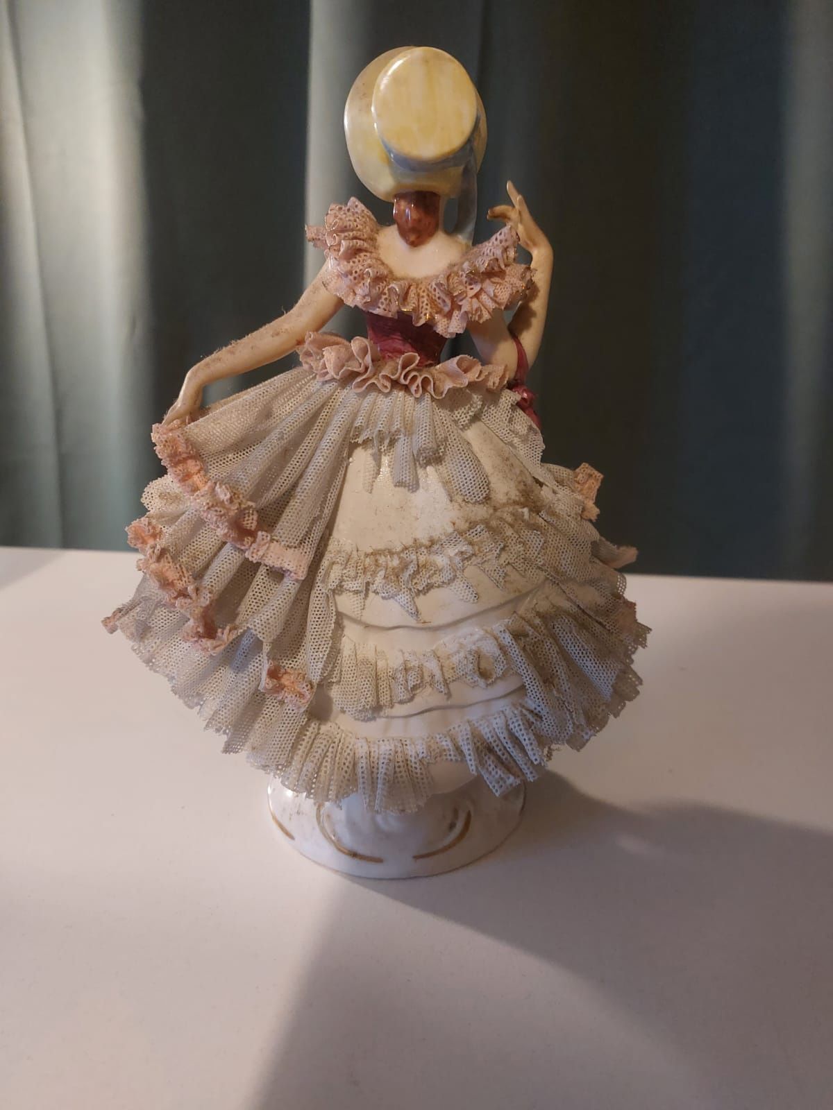 Figurka Porcelanowa Alka