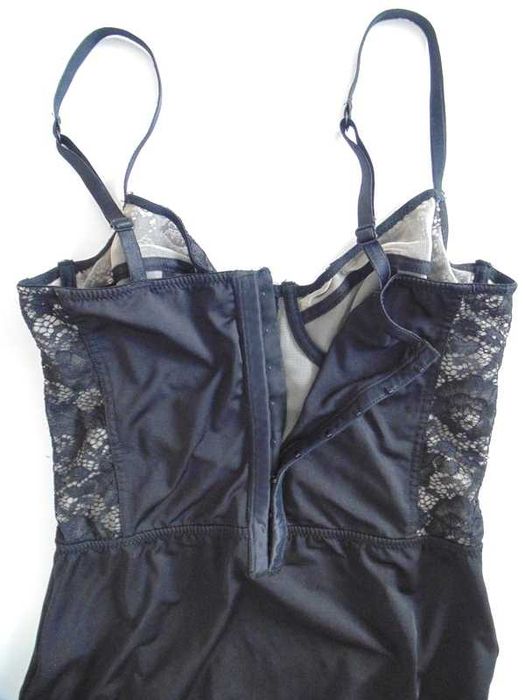 TopShop modelujące śliczne body z koronką w kwiaty 38