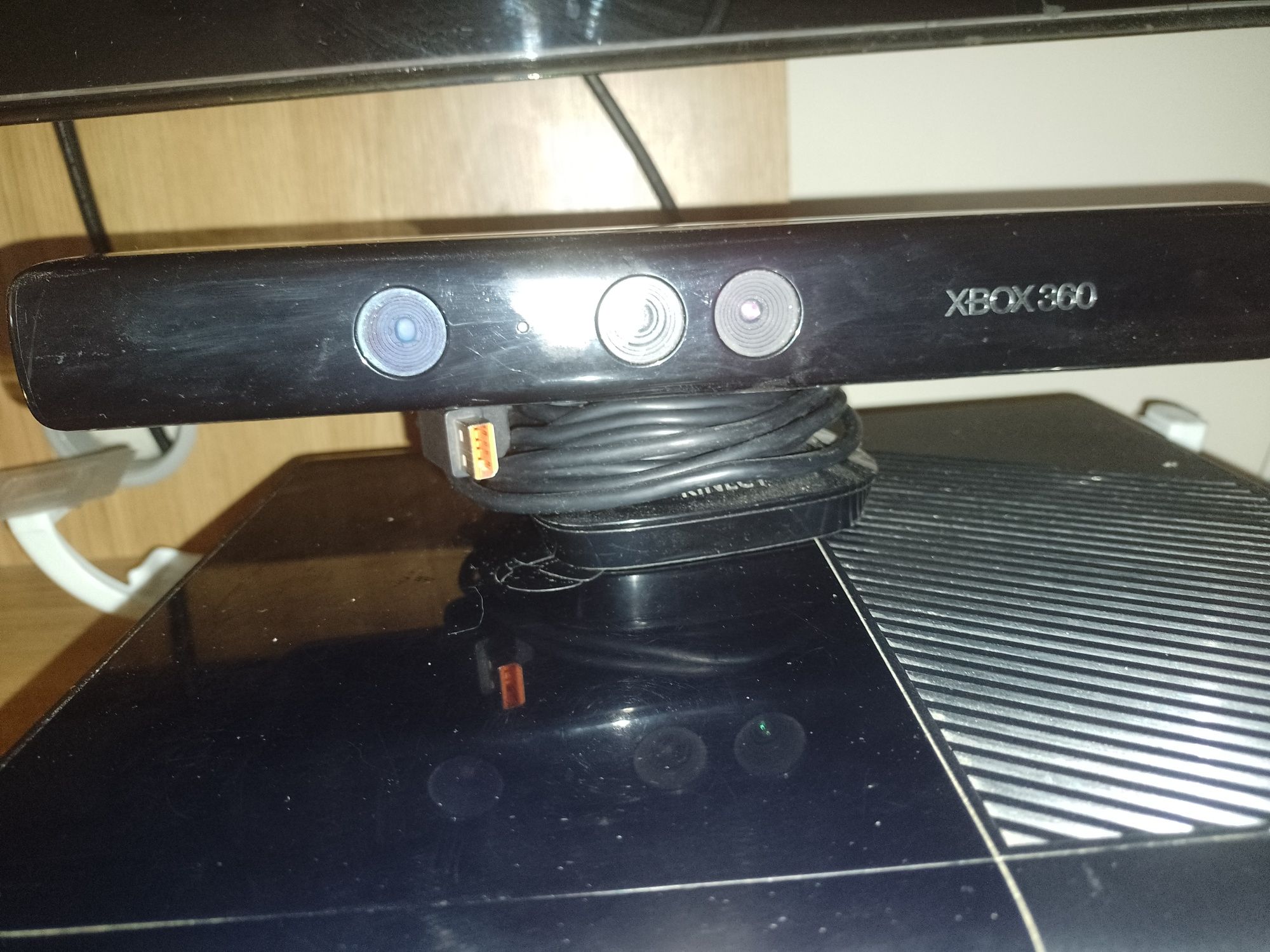 Konsola Xbox360 i Kinect