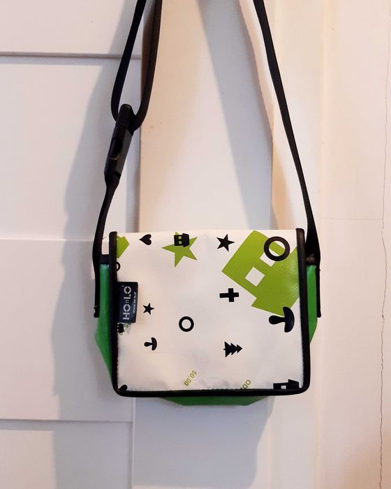 Torebka na ramię. Szyta z banerów