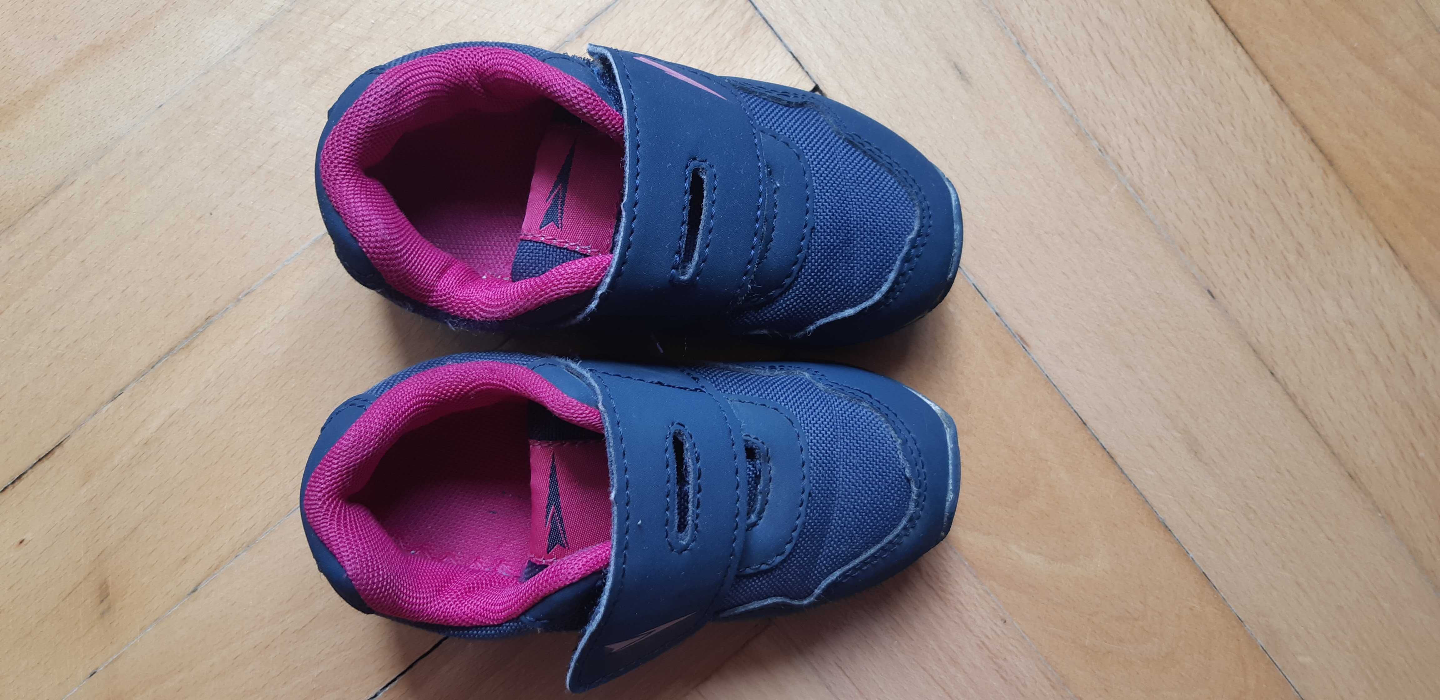 buty adidasy Sprandi 23