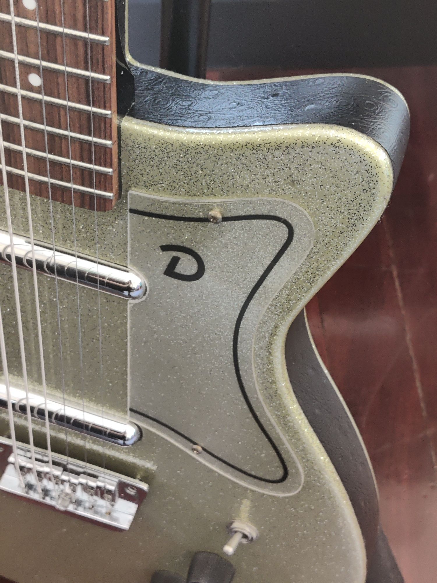 Danelectro Baritone - guitarra elétrica barítona