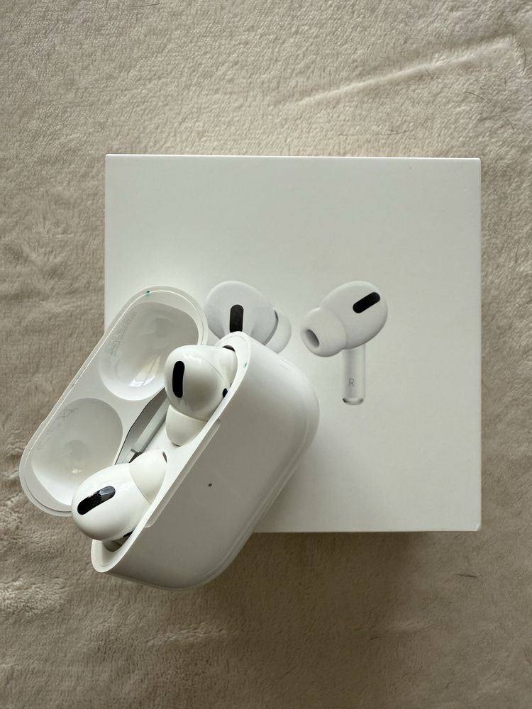 Sluchawki AirPods Pro uszkodzona jedna sluchawka