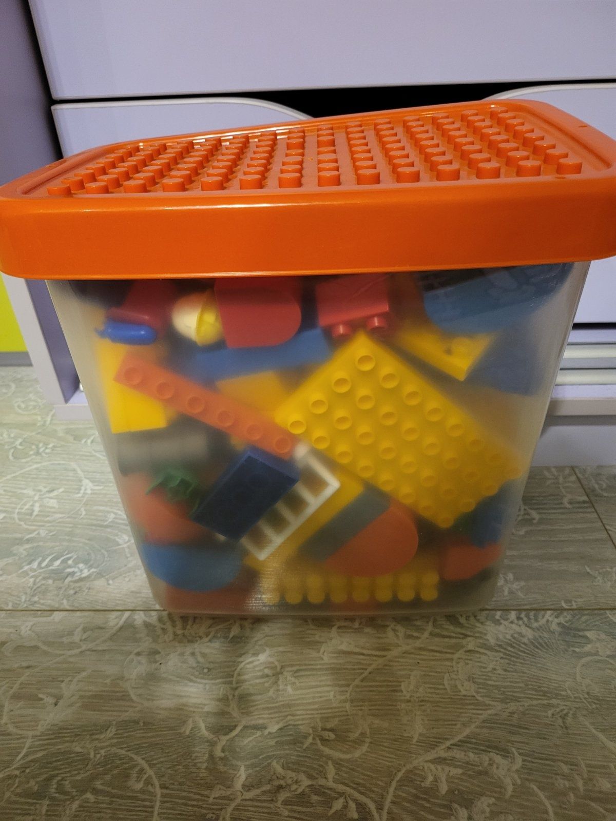 Ящик с Лего за 400 грн