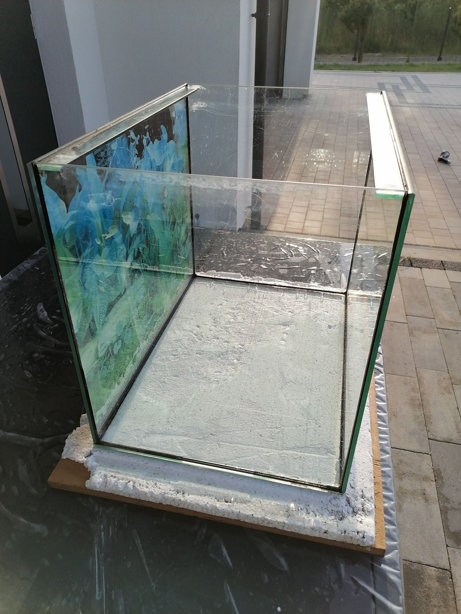 Akwarium o wymiarach 57cm szer. x głębokość 40cm i wysokość 45 cm