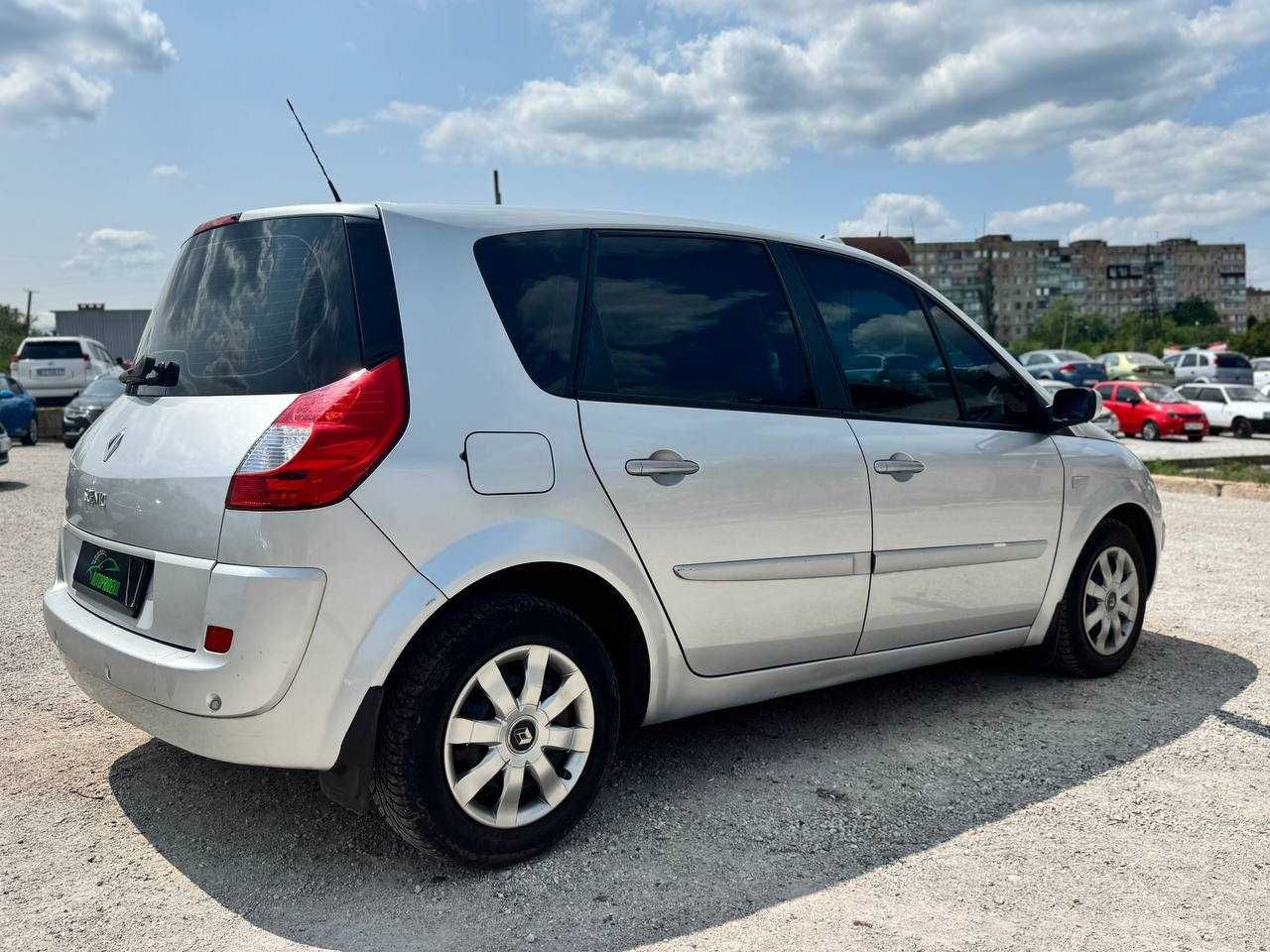 Renault Megane Scenic 2009р. 1.6 бензин(Перший внесок від 20%)