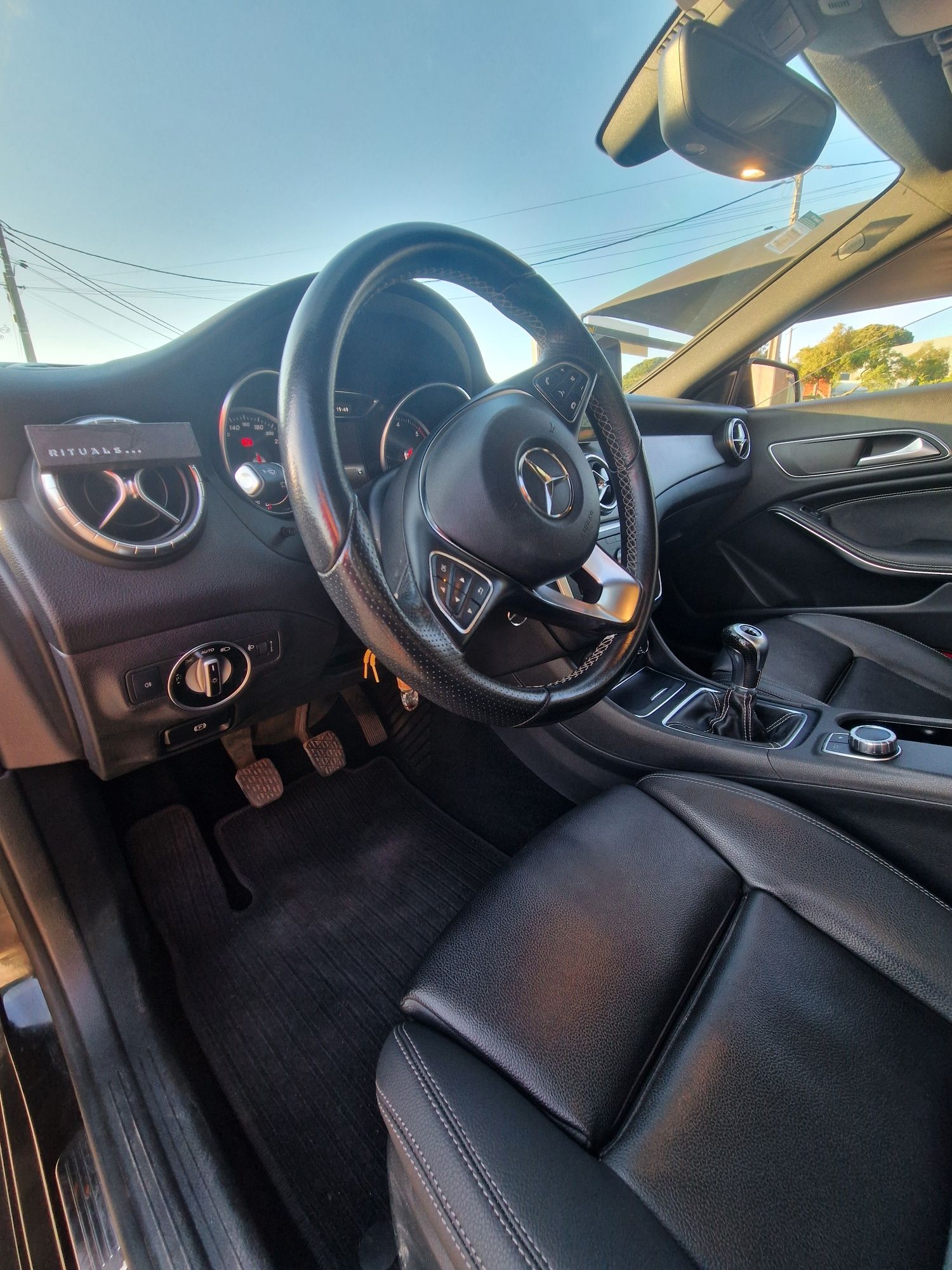 Mereces-Benz CLA 180d