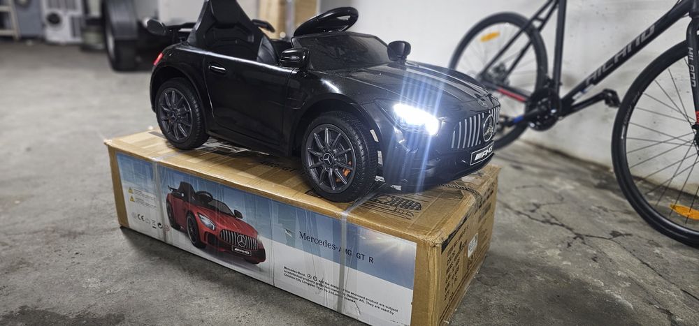 Carro eléctrico criança Mercedes AMG NOVO