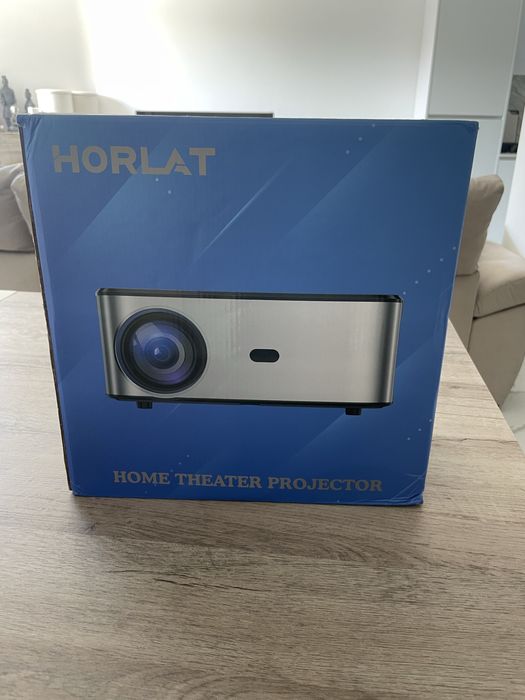 Projetor horlot dentro da caixa