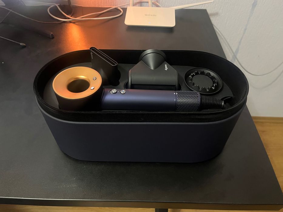 Dyson Supersonic + повний комплект насадок