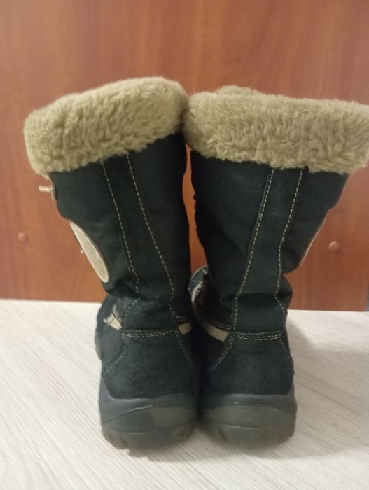 Зимові ботінки в гарному стані