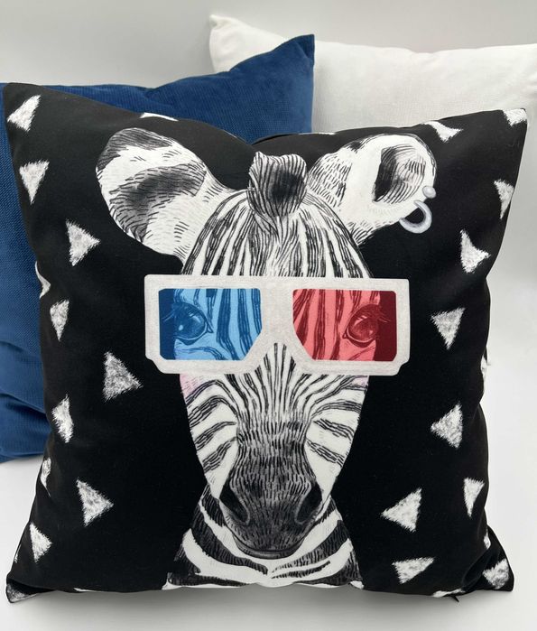 Poduszka dekoracyjna Żyrafa w okularach handmade POLSKA 45x45cm