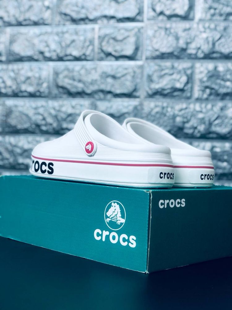 Шльопанці crocs стильні жіночі/ легкі