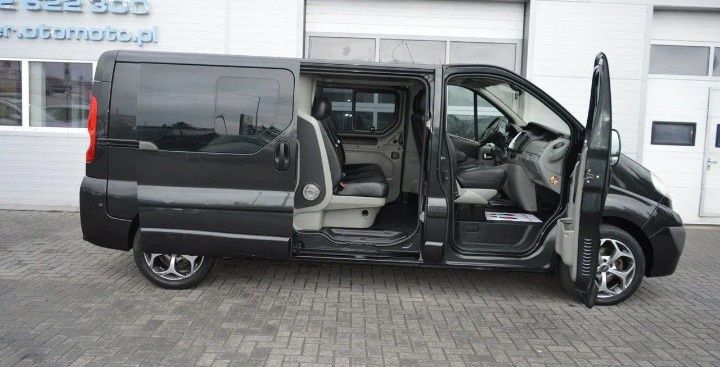 Opel Vivaro Black