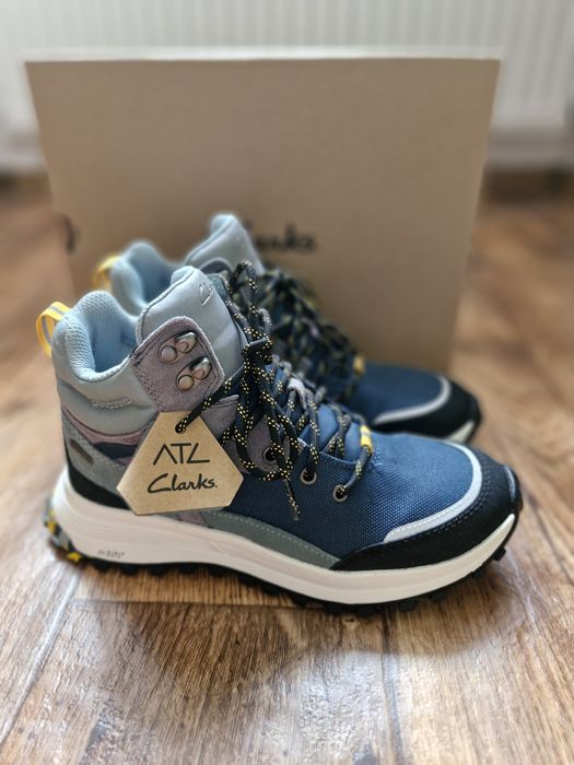 Ботинки кросівки взуття Clarks