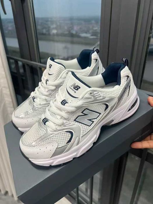 Buty sportowe "New_Balance_530_White_Silver_Navy R.43