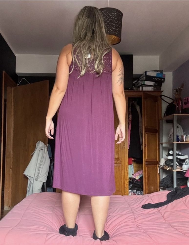 Vestido comprido bordo com etiqueta