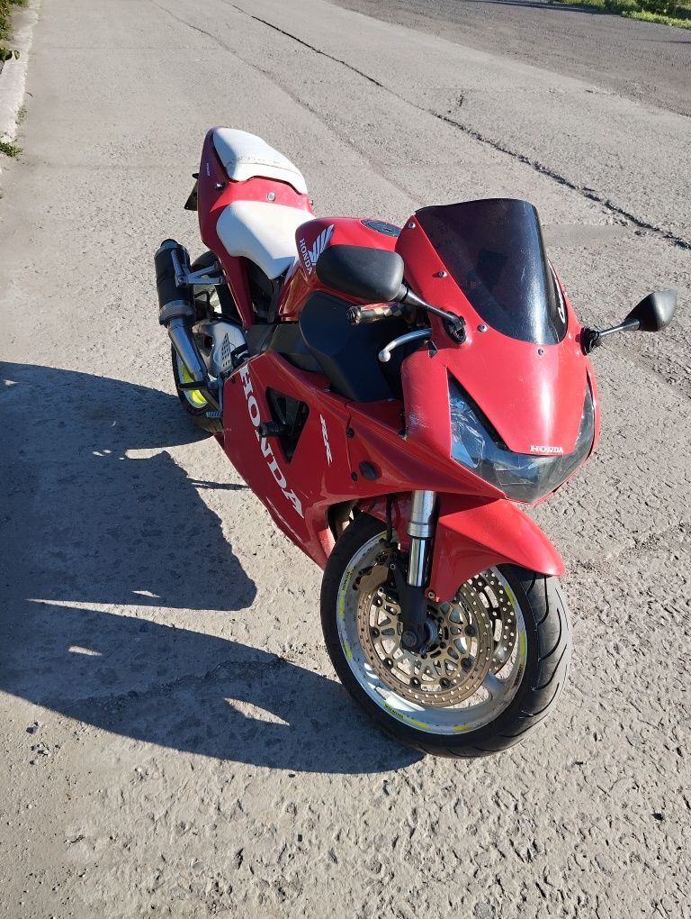 Продам мотоцикл Honda cbr954rr