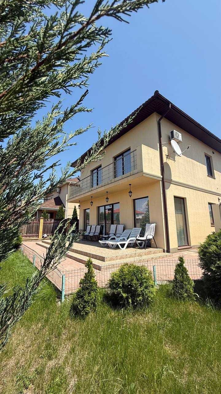 Продам дом в Лесках с отличным ремонтом+мебель+техника Море рядом