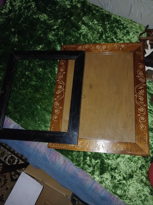 Продаю  прикроватную тумбочку