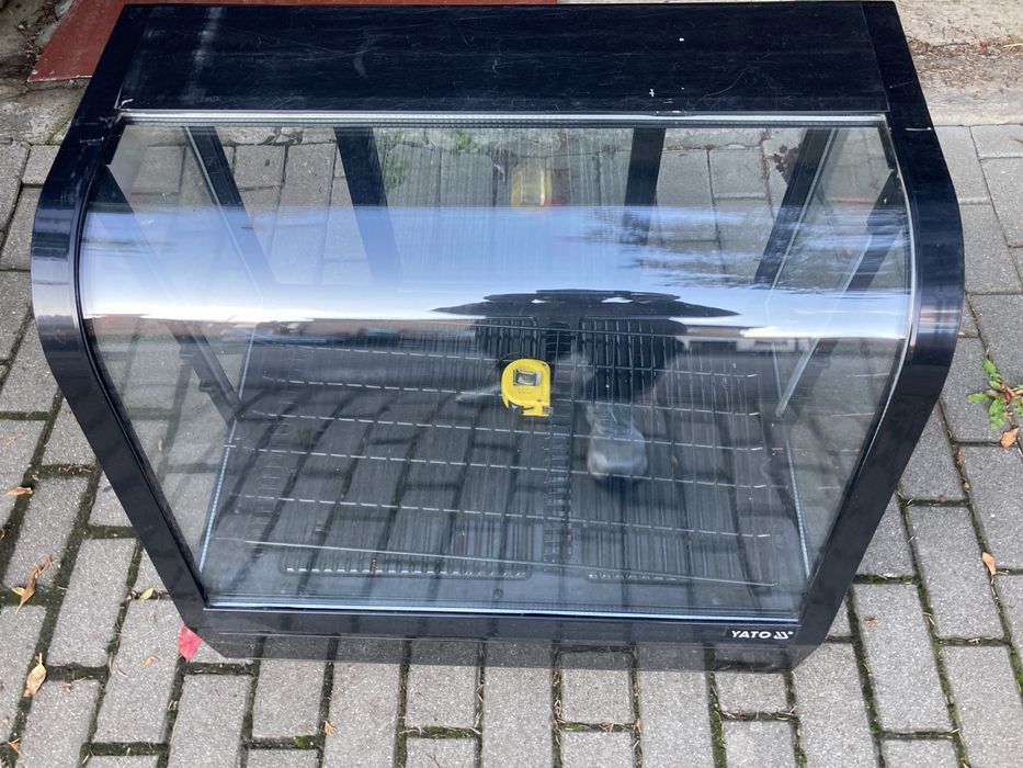Witryna chłodnicza Yato