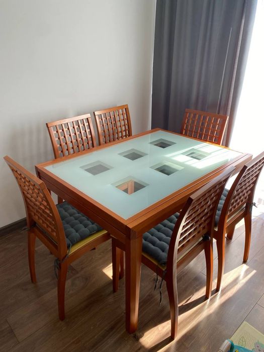 stół rozkładany ze szklanym blatem + 6 krzeseł