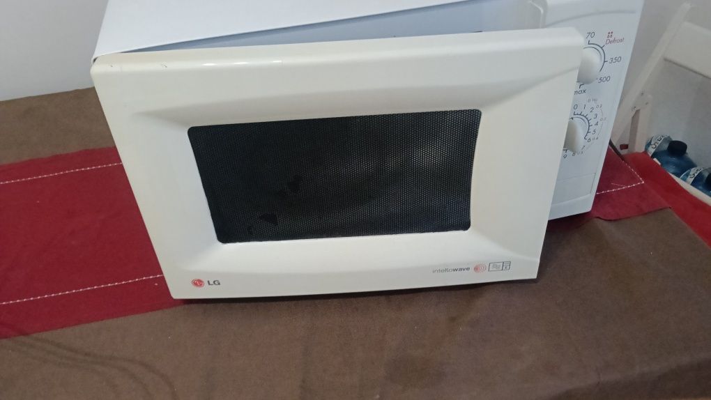 Mikrofalówka LG 700W MS-197H/01
