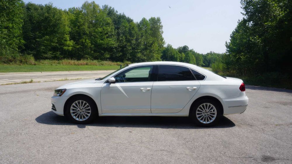 Volkswagen Passat SE      2016