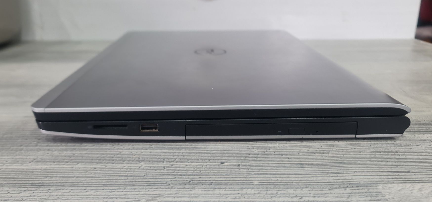 Laptop DELL, Intel I7, 8GB ram, 1TB SSHD, dwie grafiki, 17,3 cala