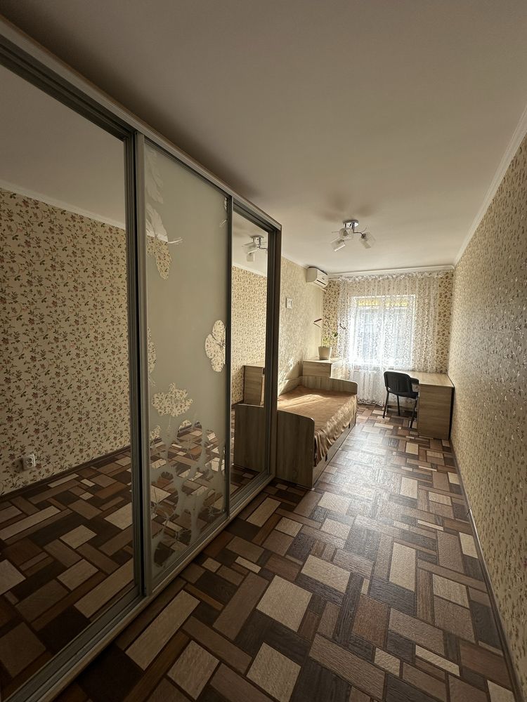 Продам 3к квартиру, ж/м Приднепровск, ремонт