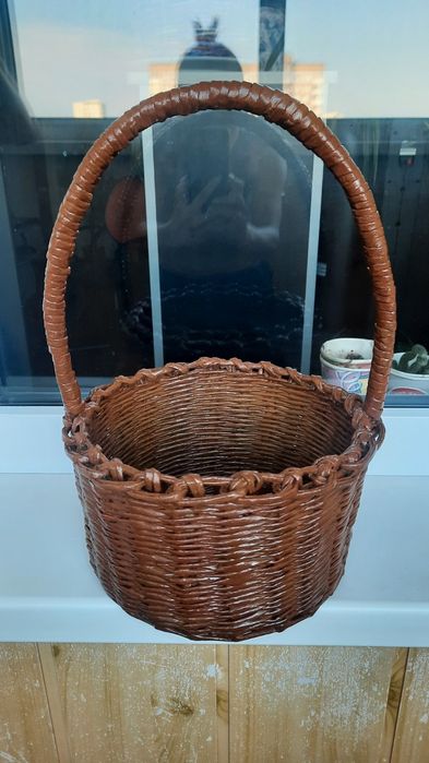 Детские пасхальные  корзинки из бумажной лозы.
