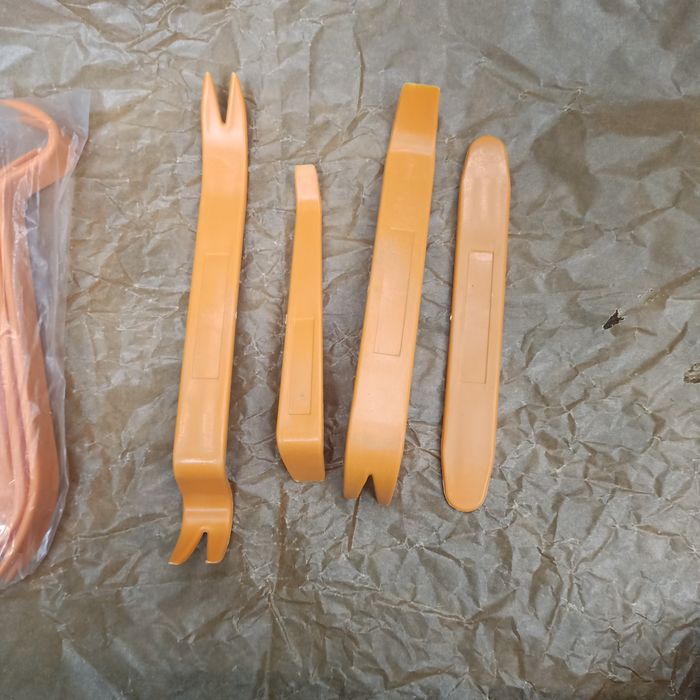 Набір інструментів для монтажу/демонтажу елементів автосалону