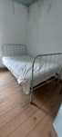 Cama de ferro usada