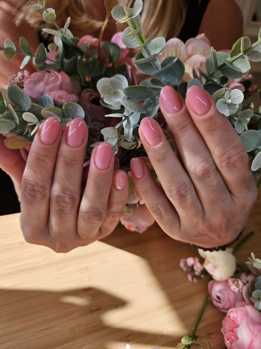 Manicure / Pedicure