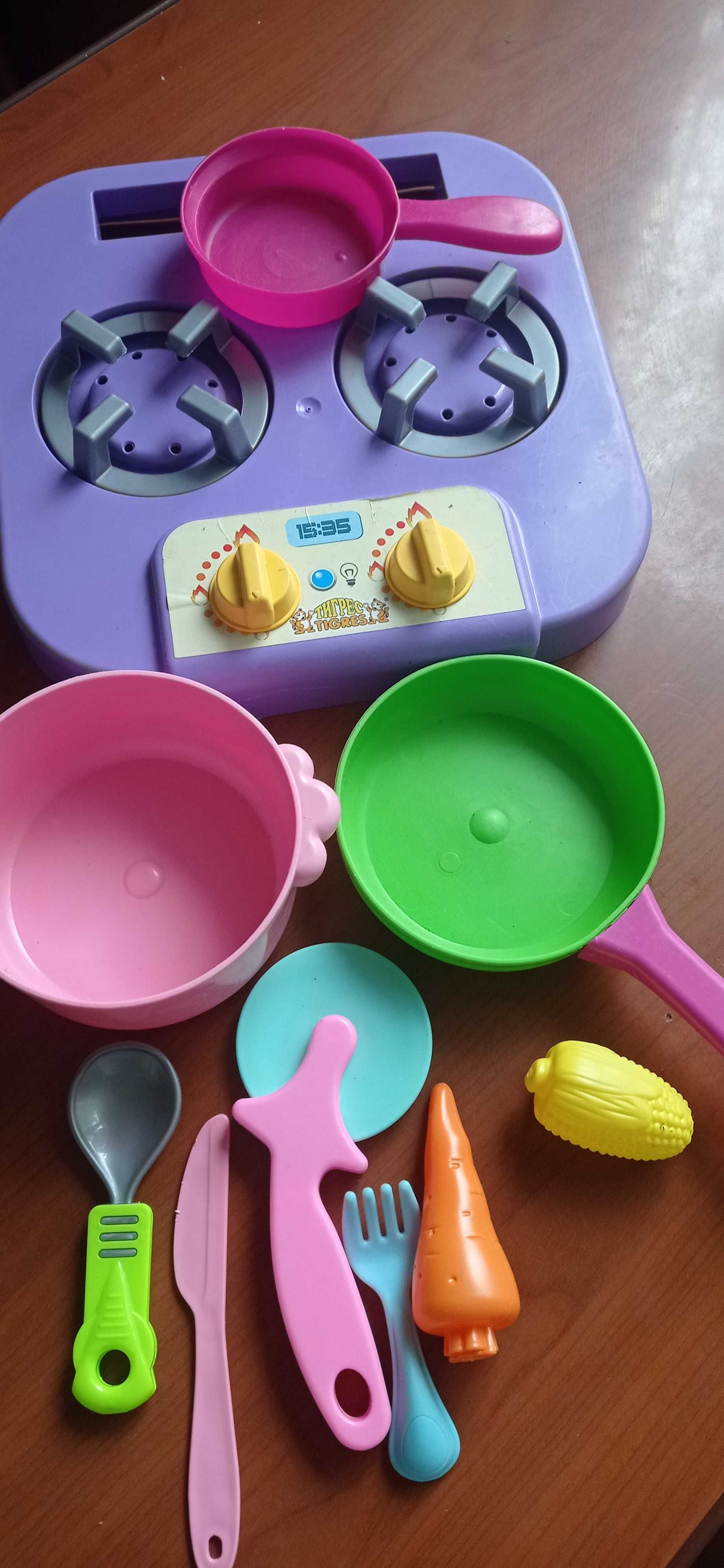Плита , посуда - игрушки для девочки