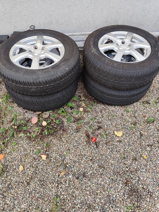 Alufelgi z oponami zimowymi 215/70 R16