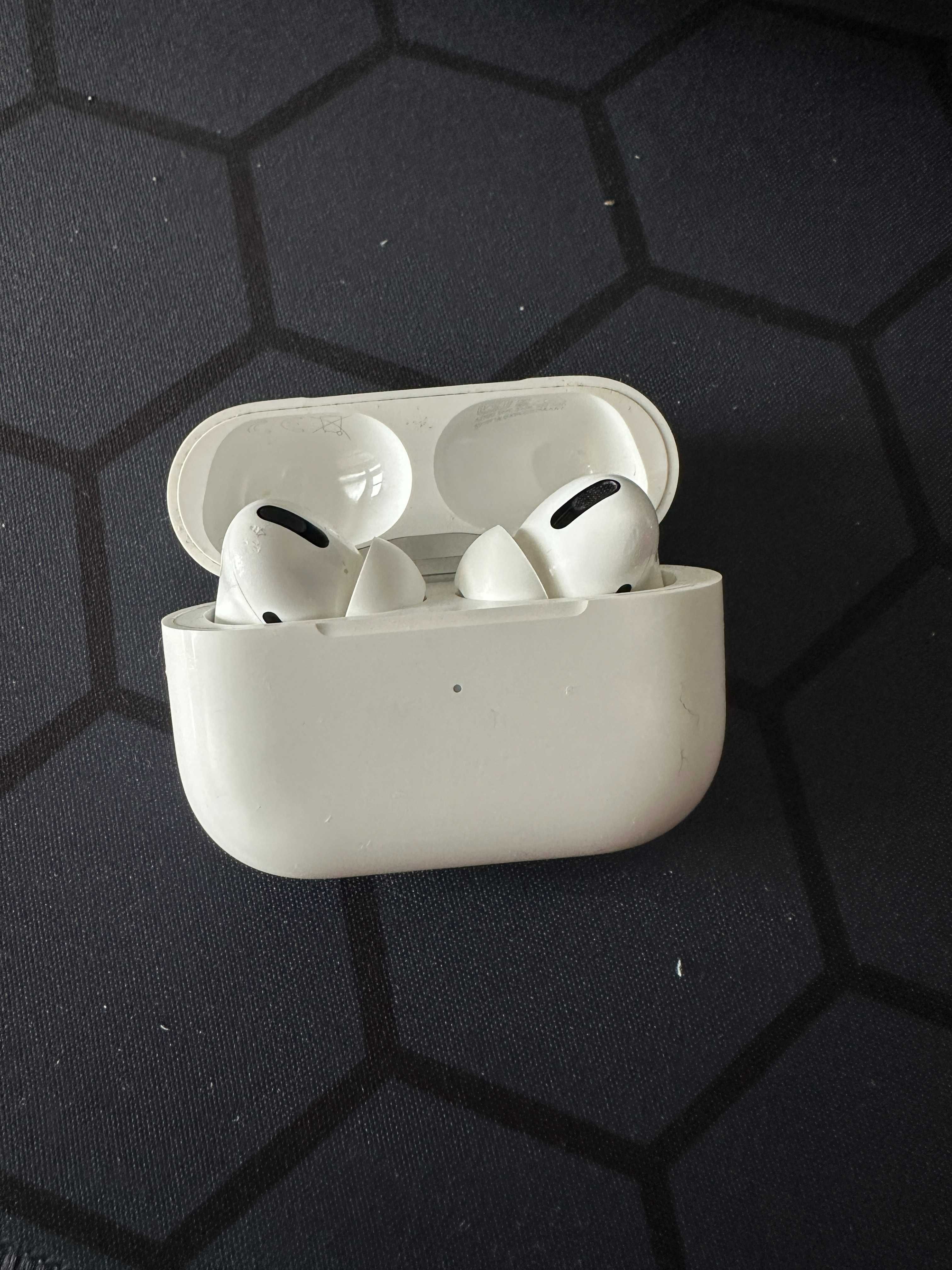 Apple AirPods Pro.