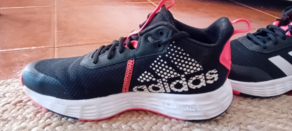 Ténis Basquetebol Adidas