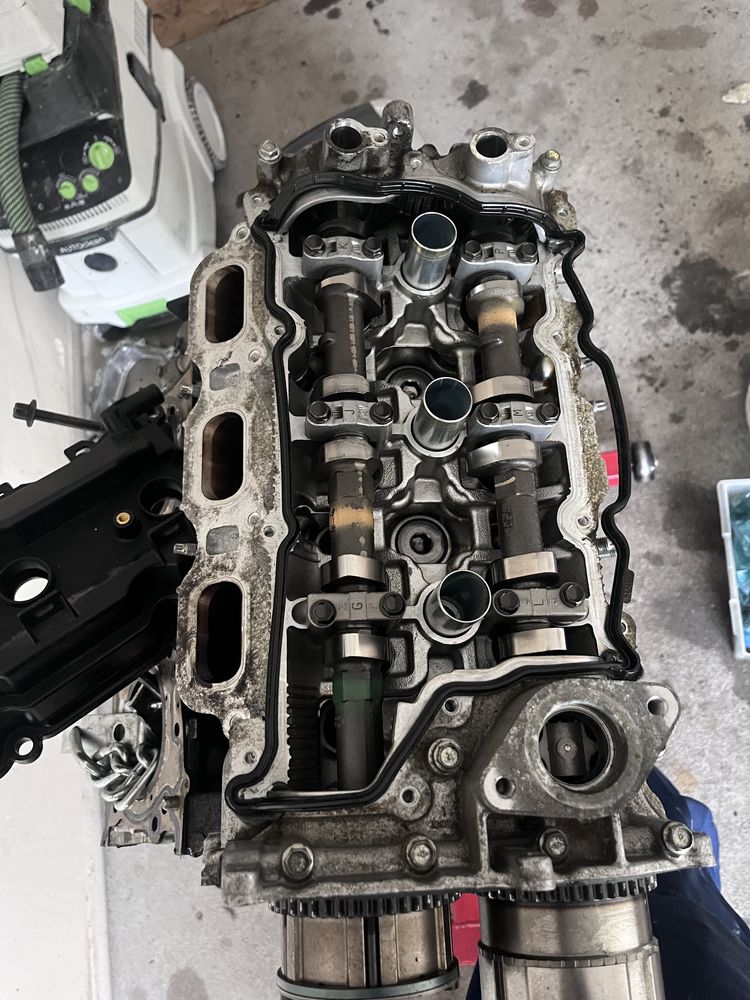 Głowica lewa vr30ddtt q50 q60 i inne silnik czesci