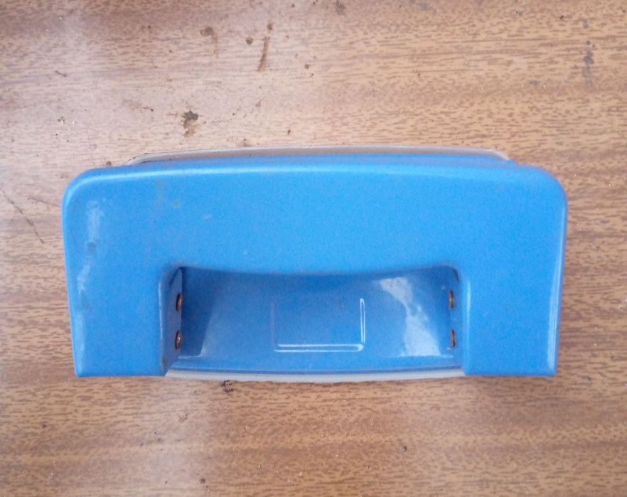 Дырокол канцелярский