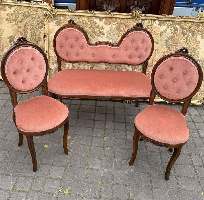 Włoska sofa-siedzisko, dwa krzesła