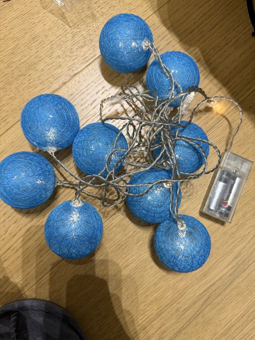Oswietlenie cotton balls niebieskie girlanda na baterie kulki